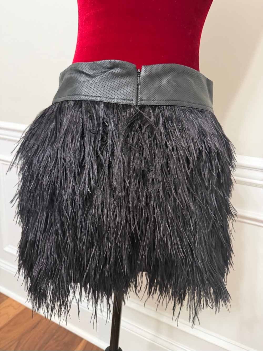 Robert Rodriguez Black Sheep Leather & Feather Mini Skirt - Size 8 - Picture 3 of 9